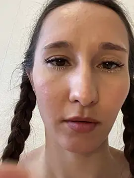 cutte dora online show from 02/26/25, 01:52