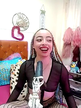 Snapshot of Yennastone chatting on 12/16/24, 02:16 Yennastone online show from 12/16/24, 02:16