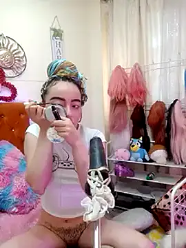 Snapshot of Yennastone chatting on 12/21/24, 02:04 Yennastone online show from 12/21/24, 02:04