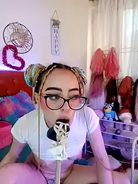 Snapshot of Yennastone chatting on 12/21/24, 08:10 Yennastone online show from 12/21/24, 08:10