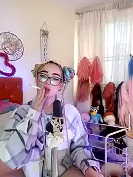 Snapshot of Yennastone chatting on 12/22/24, 08:03 Yennastone online show from 12/22/24, 08:03