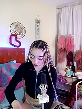 Snapshot of Yennastone chatting on 12/27/24, 12:39 Yennastone online show from 12/27/24, 12:39