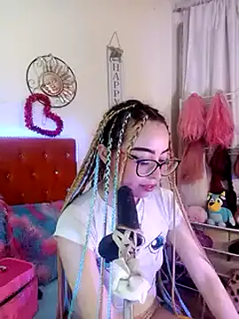 Snapshot of Yennastone chatting on 12/28/24, 02:33 Yennastone online show from 12/28/24, 02:33