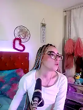 Snapshot of Yennastone chatting on 01/05/25, 12:52 Yennastone online show from 01/05/25, 12:52