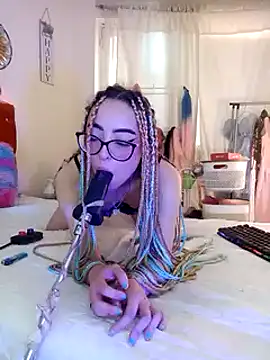 Snapshot of Yennastone chatting on 01/06/25, 07:35 Yennastone online show from 01/06/25, 07:35