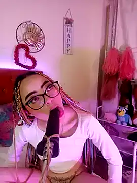 Snapshot of Yennastone chatting on 01/09/25, 03:47 Yennastone online show from 01/09/25, 03:47