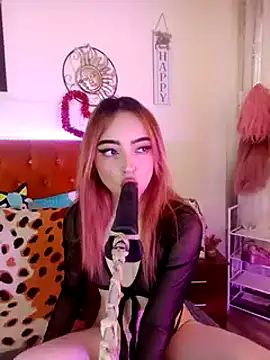 Snapshot of Yennastone chatting on 01/14/25, 10:34 Yennastone online show from 01/14/25, 10:34