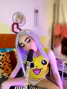 Snapshot of Yennastone chatting on 01/18/25, 03:20 Yennastone online show from 01/18/25, 03:20