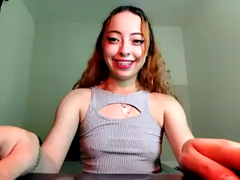 Snapshot of Yennastone chatting on 02/02/25, 12:09 Yennastone online show from 02/02/25, 12:09