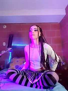 Snapshot of Yennastone chatting on 03/08/25, 12:44 Yennastone online show from 03/08/25, 12:44