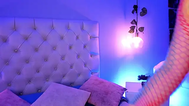 ZoeHarris online show from 09/29/25, 12:10