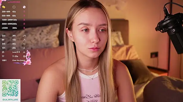 HollisBeckett online show from 11/11/25, 03:06