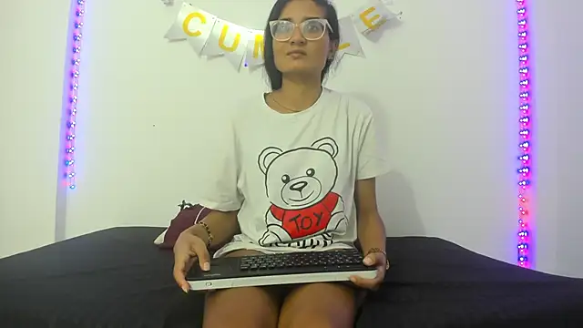 valentina lov online show from 02/25/25, 12:03
