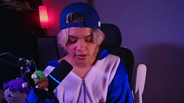 Snapshot of marlena3312 chatting on 02/02/26, 01:21 marlena3312 online show from 02/02/26, 01:21