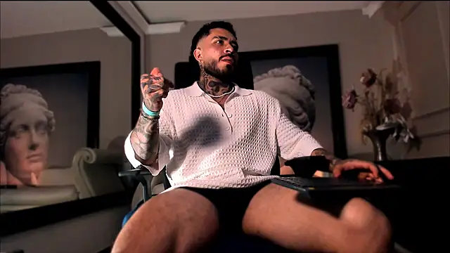 LeoSalvatore  online show from 12/22/24, 11:44