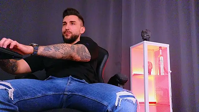 MightyAaron66 online show from 02/02/25, 03:07
