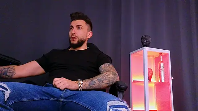 MightyAaron66 online show from 02/04/25, 03:44