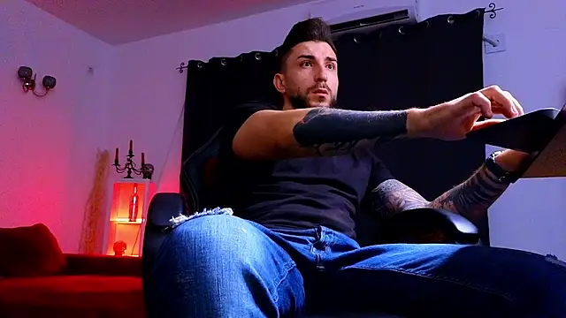 Snapshot of MightyAaron66 chatting on 09/18/25, 01:40 MightyAaron66 online show from 09/18/25, 01:40