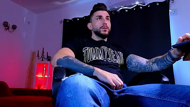 Snapshot of MightyAaron66 chatting on 09/24/25, 06:06 MightyAaron66 online show from 09/24/25, 06:06