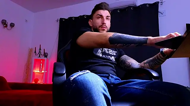 Snapshot of MightyAaron66 chatting on 09/25/25, 01:20 MightyAaron66 online show from 09/25/25, 01:20