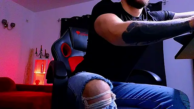 Snapshot of MightyAaron66 chatting on 10/20/25, 02:34 MightyAaron66 online show from 10/20/25, 02:34