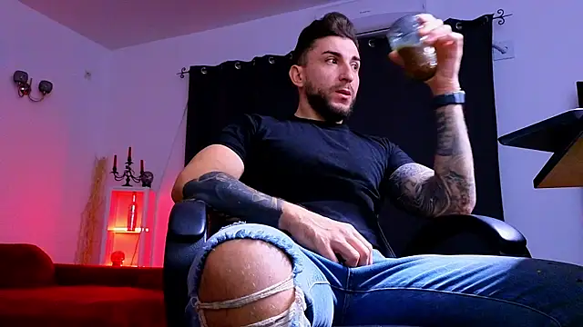 Snapshot of MightyAaron66 chatting on 10/21/25, 03:07 MightyAaron66 online show from 10/21/25, 03:07