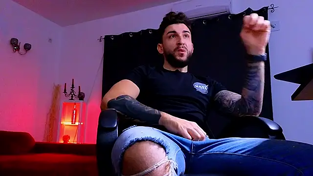 Snapshot of MightyAaron66 chatting on 11/20/25, 03:28 MightyAaron66 online show from 11/20/25, 03:28