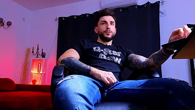 Snapshot of MightyAaron66 chatting on 11/26/25, 03:35 MightyAaron66 online show from 11/26/25, 03:35