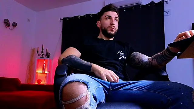 Snapshot of MightyAaron66 chatting on 11/28/25, 03:53 MightyAaron66 online show from 11/28/25, 03:53