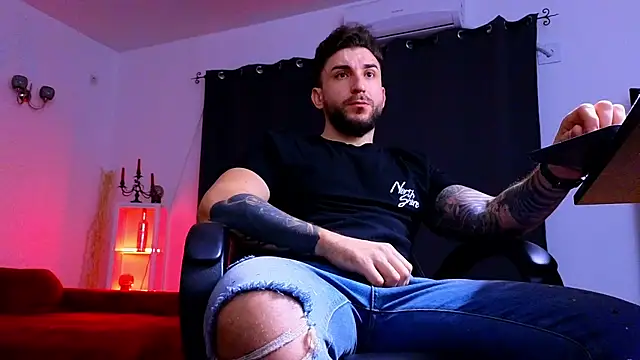 Snapshot of MightyAaron66 chatting on 12/01/25, 05:01 MightyAaron66 online show from 12/01/25, 05:01