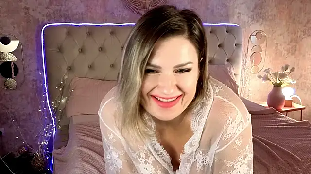 KiraRoxx online show from 12/02/25, 10:53