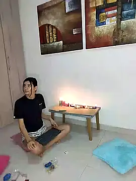 cuteluci  online show from 12/08/24, 03:10