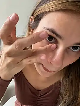 cuteluci  online show from 01/05/25, 10:08