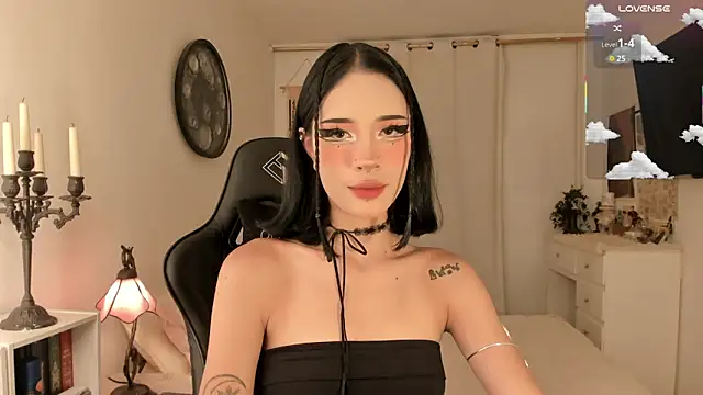 Snapshot of Nefftis chatting on 10/17/25, 11:51 Nefftis online show from 10/17/25, 11:51