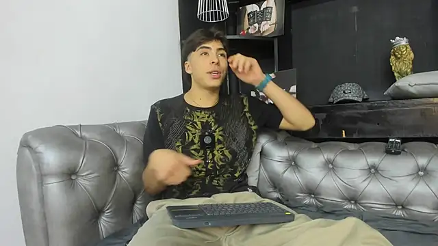 HeellBoy  online show from 10/12/25, 07:13