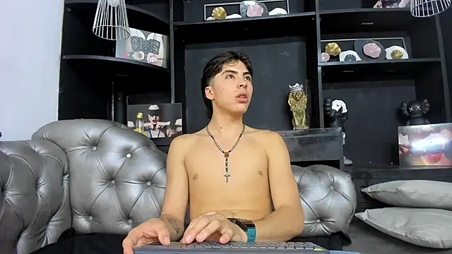 HeellBoy  online show from 10/28/25, 07:27