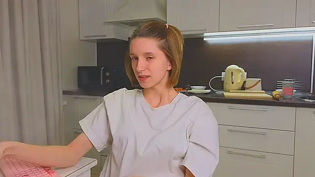 Fellissa online show from 02/25/25, 04:10