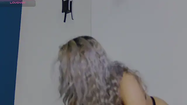 Snapshot of CelineMeyerr chatting on 09/24/25, 05:22 CelineMeyerr online show from 09/24/25, 05:22