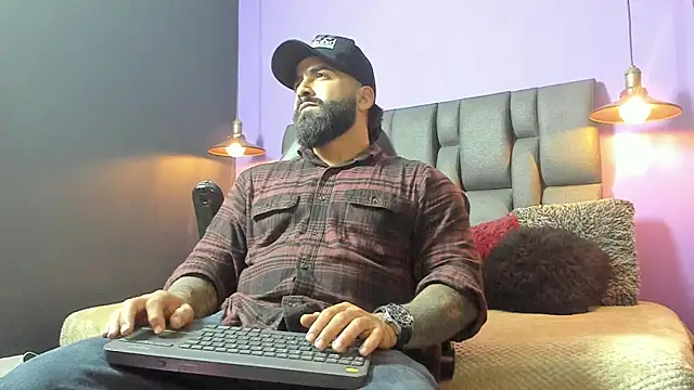 Snapshot of Lyon_vach chatting on 10/01/25, 01:00 Lyon vach online show from 10/01/25, 01:00