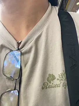 Snapshot of Lyon_vach chatting on 10/10/25, 06:18 Lyon vach online show from 10/10/25, 06:18