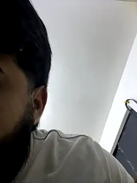 Snapshot of Lyon_vach chatting on 10/13/25, 10:43 Lyon vach online show from 10/13/25, 10:43