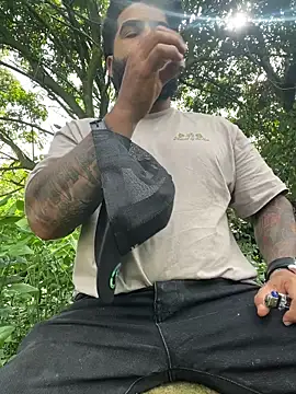 Snapshot of Lyon_vach chatting on 11/03/25, 07:37 Lyon vach online show from 11/03/25, 07:37