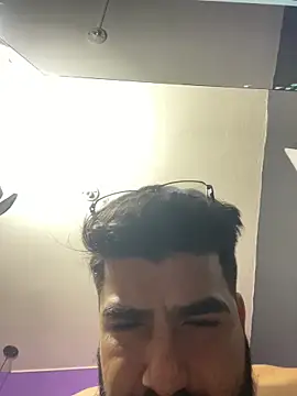 Lyon vach online show from 12/19/25, 04:25