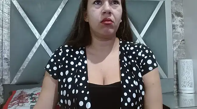 Catherine tabarezx online show from 12/15/24, 12:28