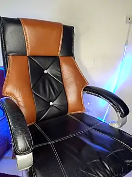 Snapshot of Black-Pearll chatting on 02/01/25, 02:56 Black-Pearll online show from 02/01/25, 02:56