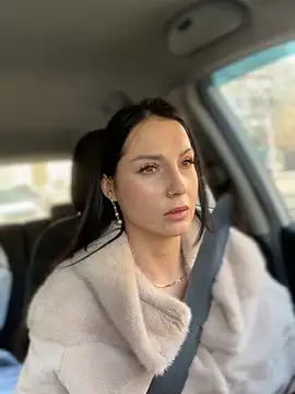 Snapshot of Roxana-Sexy chatting on 12/13/24, 08:51 Roxana-Sexy online show from 12/13/24, 08:51