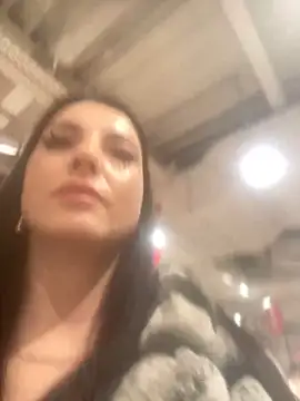 Snapshot of Roxana-Sexy chatting on 12/20/24, 05:47 Roxana-Sexy online show from 12/20/24, 05:47