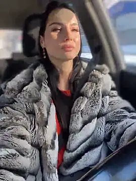 Snapshot of Roxana-Sexy chatting on 12/21/24, 09:01 Roxana-Sexy online show from 12/21/24, 09:01