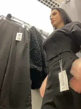 Snapshot of Roxana-Sexy chatting on 01/05/25, 10:32 Roxana-Sexy online show from 01/05/25, 10:32