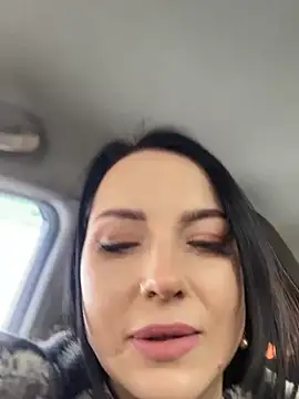 Snapshot of Roxana-Sexy chatting on 01/25/25, 08:31 Roxana-Sexy online show from 01/25/25, 08:31